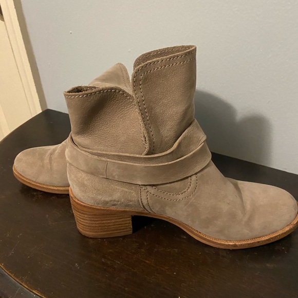 UGG Elora boot - Picture 3 of 3